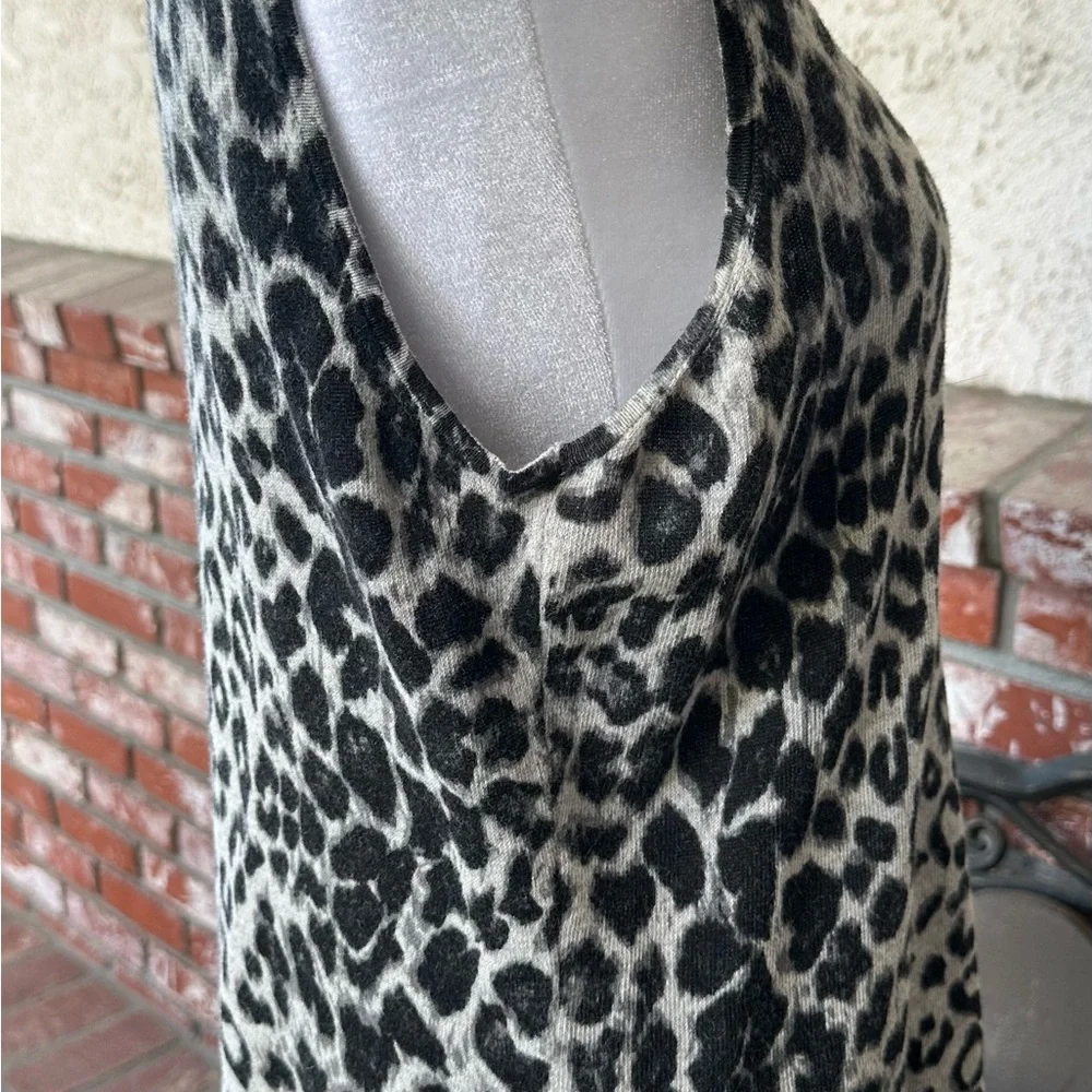 New York & Company Cardigan & Tank Sweater Set; Black & Gray Leopard; Sz Medium - Picture 12 of 16